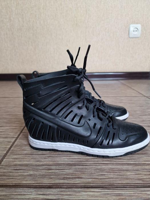 кросівки Nike Dunk Sky Hi 2.0 Joli Black, оригінал
Стан нових
устілка