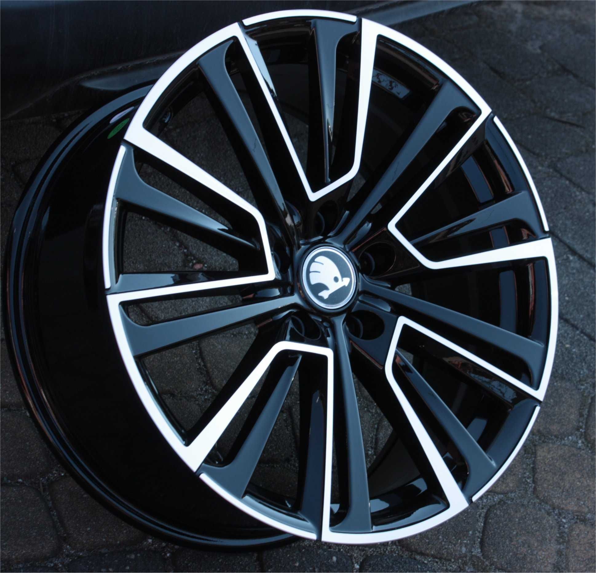 18 5x112 Nowe alufelgi Skoda Rs Octavia Superb Karoq Kamiq VW SEAT AUD