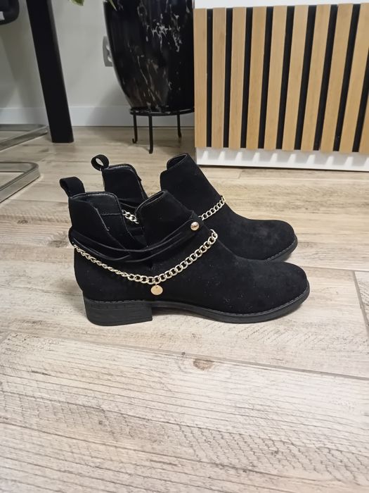 Nowe z metką botki damskie śliczne 40