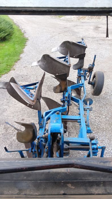 Pług 3 skibowy obrotowy rabewerk