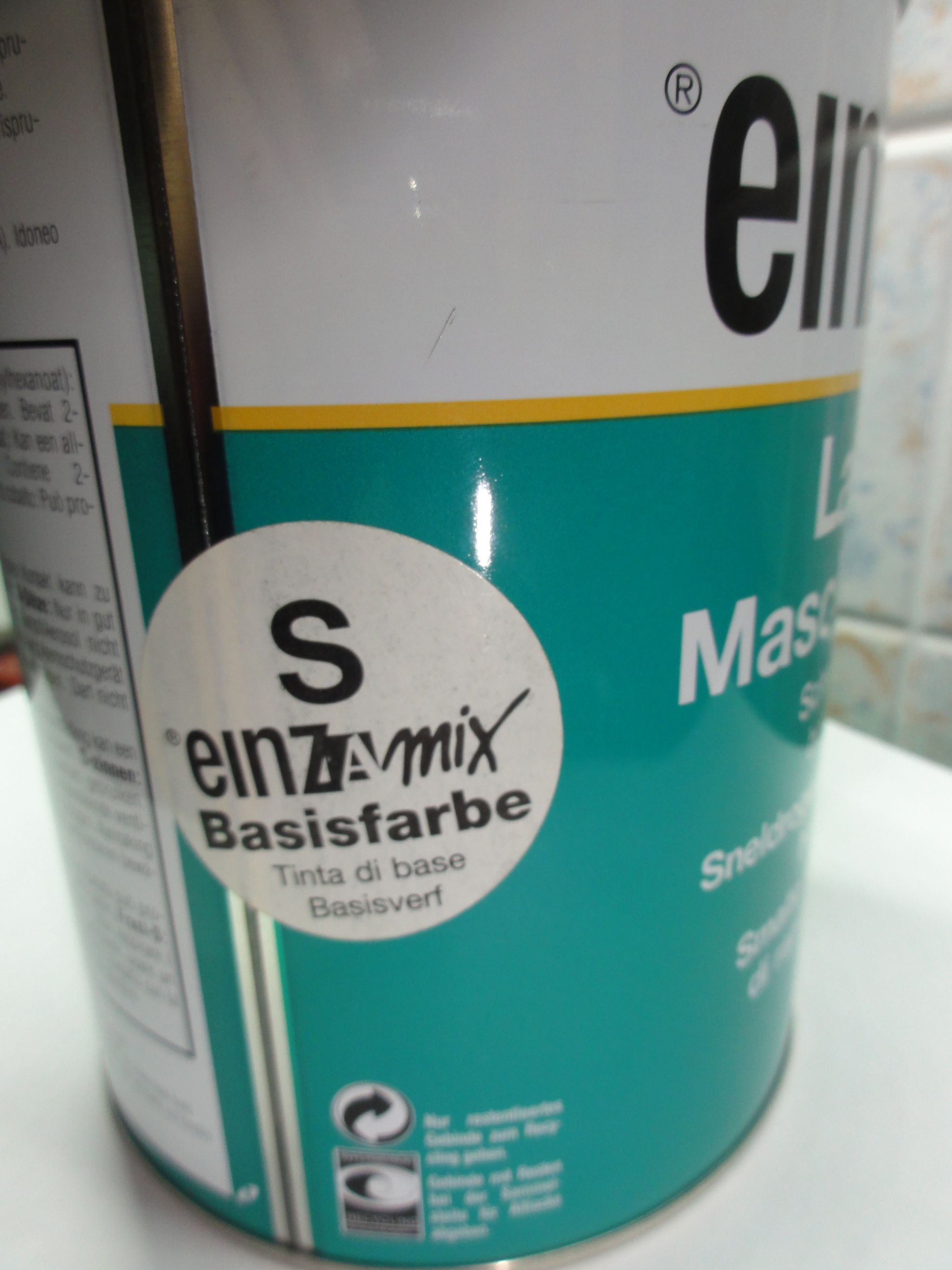 Цена снижена!Краска базовая  einZA mix, 1 л.Светл зелёная.Из Германии!
