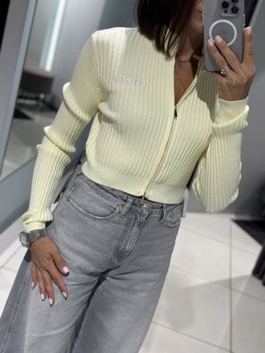 Кофтинка вʼязана на блискавці