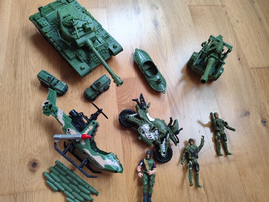 Zestaw militarny 3+ czołg moro gratis