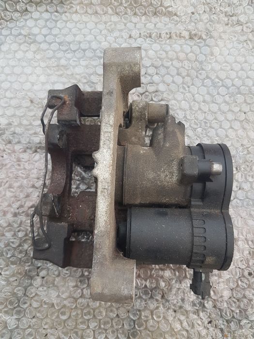 Subaru Cупорт EB1 26620AL020 З моторчиком ручника Стоячий тормоз