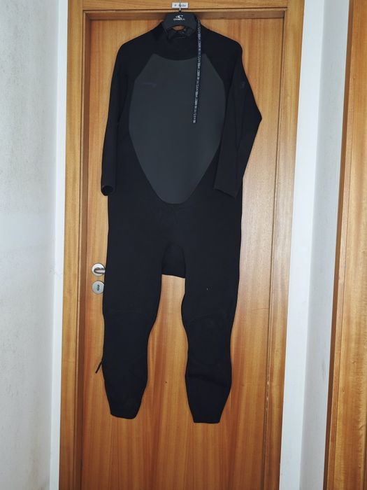 Fatos de surf usados