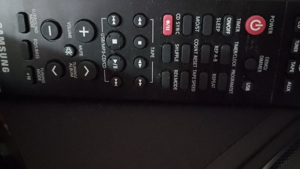 Музыкальный центр Samsung MM-T6 USB, AUX, BT.