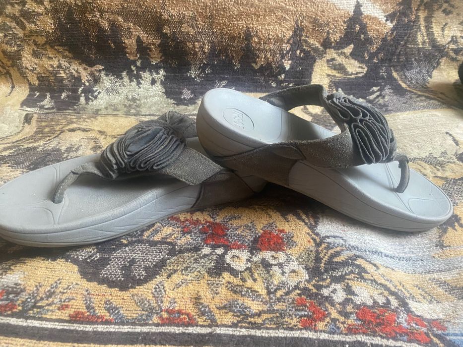 Жіночі сірі шльопанці Toning на низькому ходу