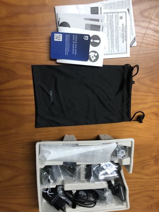 Aparador Barba / Cabelo Phillips Série 7000