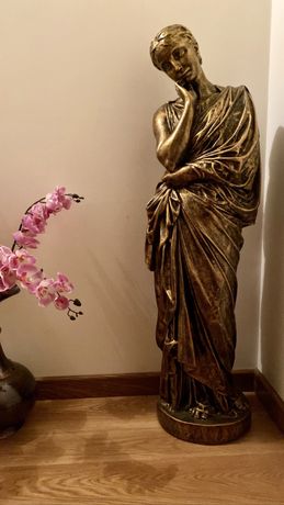 Estatua decorativa em ceramica