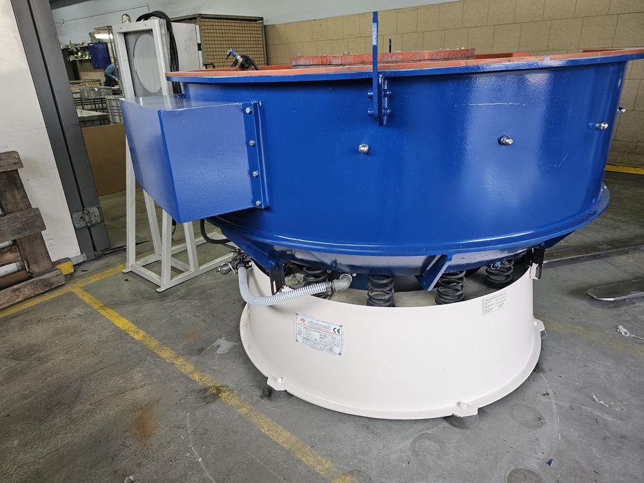 Urzadzenie wibroscierne, polerka wibracyjna