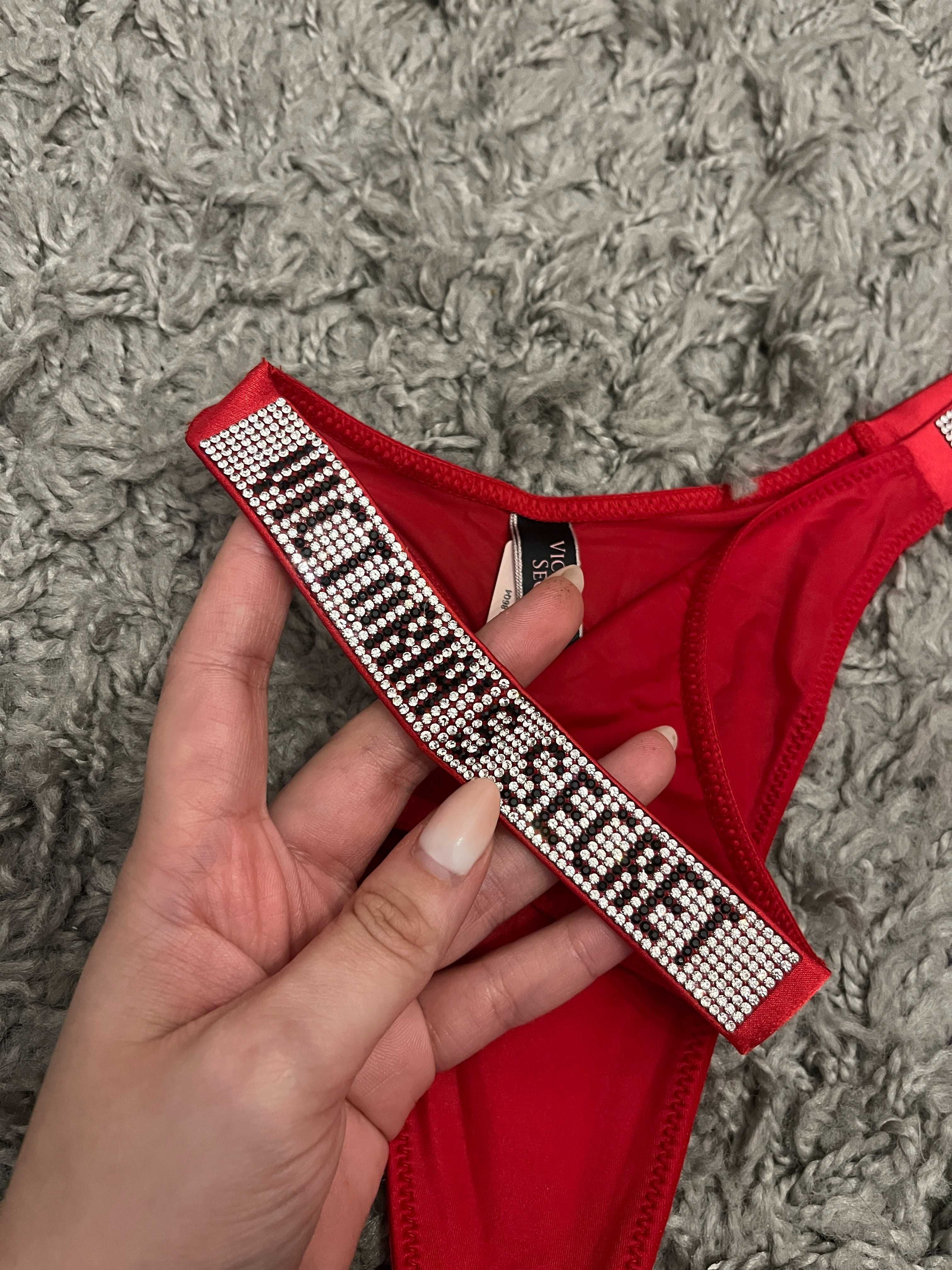 Czerwone majtki stringi z kryształkami cyrkoniami Victoria's Secret VS