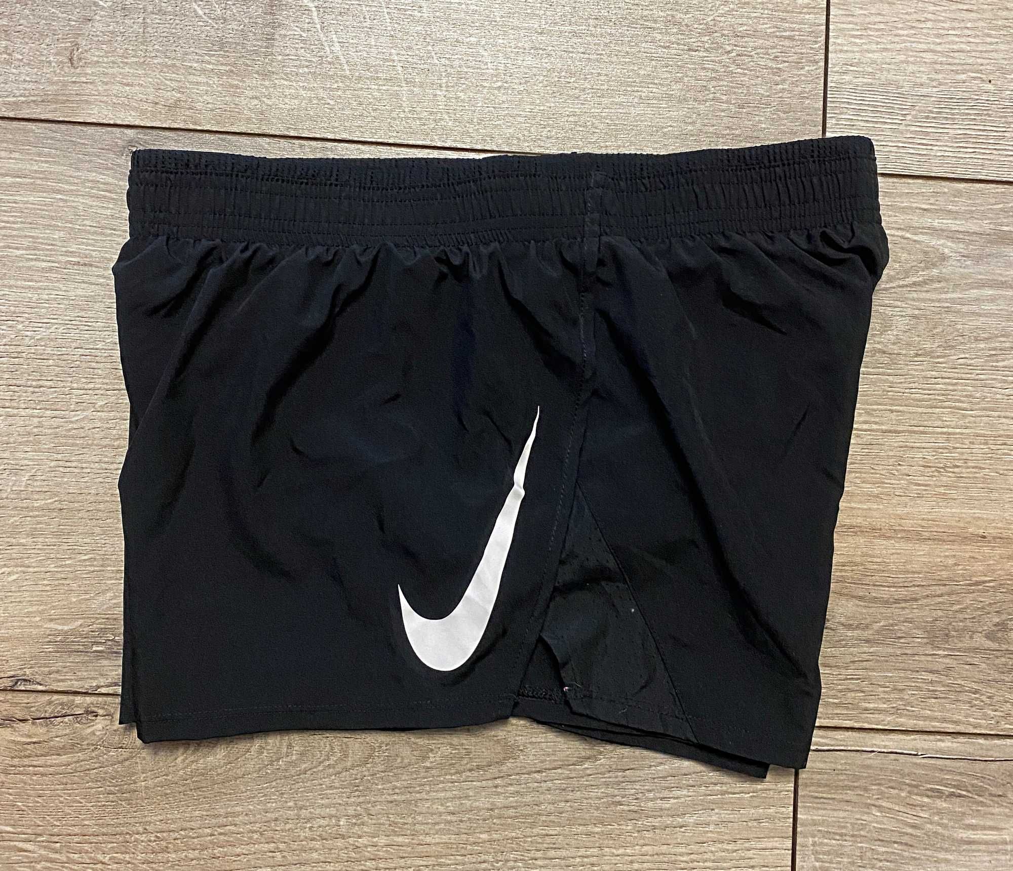 Женские беговые шорты Nike Swoosh Run Short