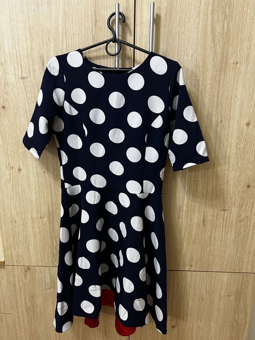 Сукня у великий горошок