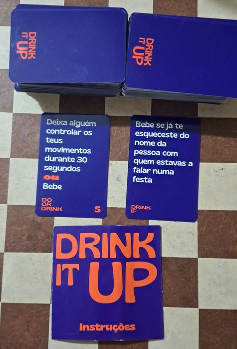 Jogo de cartas Drink It Up