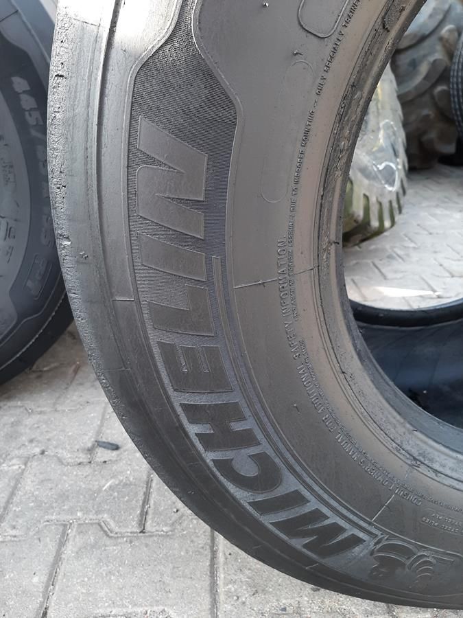 2x Opona używana ciężarowa 445/45R19.5 MICHELIN 950zł(szt.) C2352