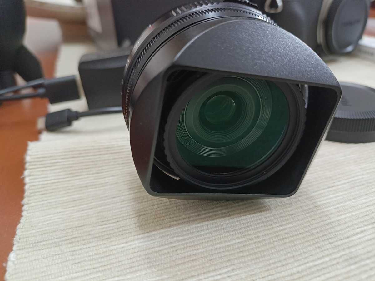 Fujifilm XF 27mm f/2.8 R WR c/parasol e filtro