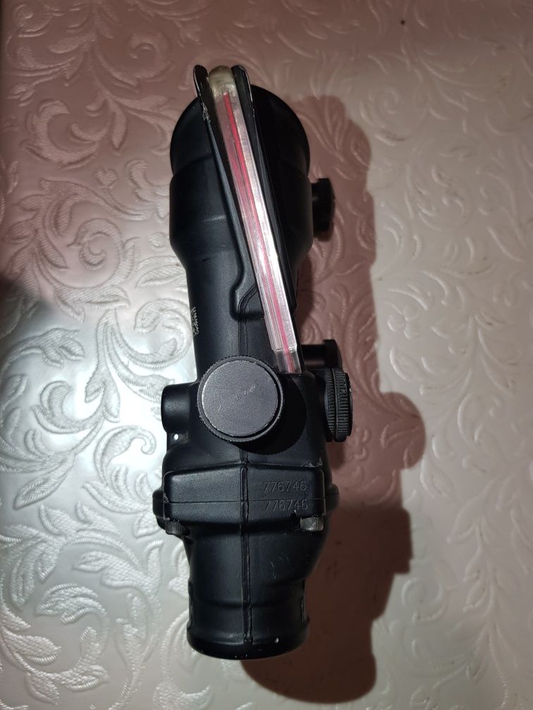 Приціл Trijicon ACOG 4x32