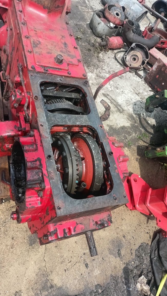 Skrzynia case 745 as