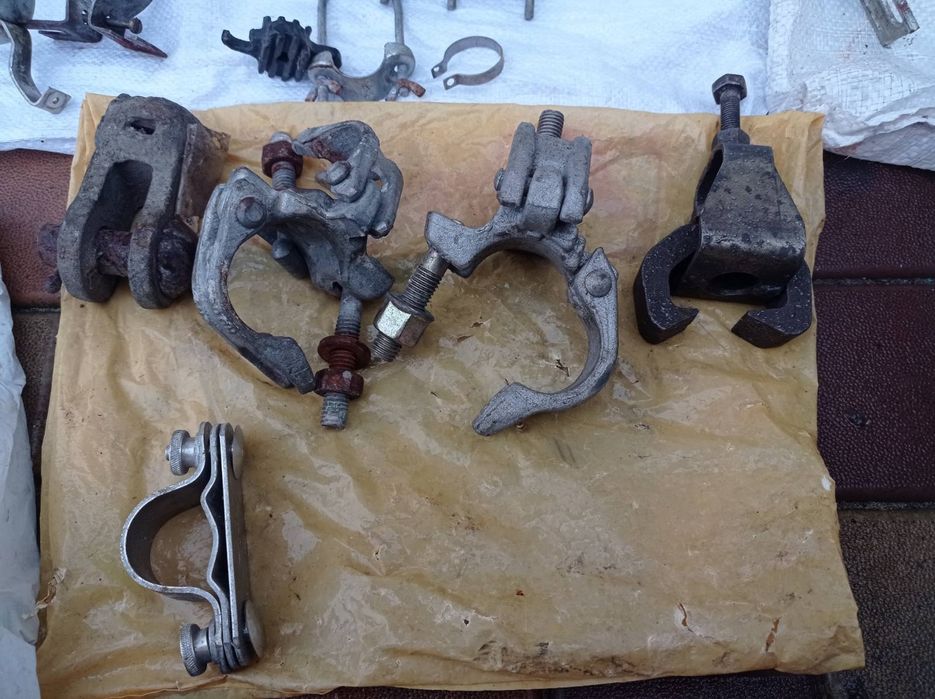 Ключи. Головка. Напильник. Хомут. Ящик. Скоба. Пружина. Кронштейн.