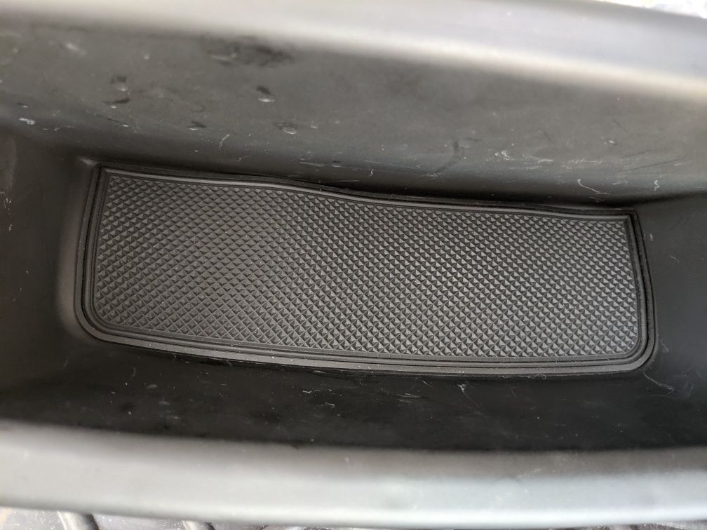 Органайзер для VW ID.4