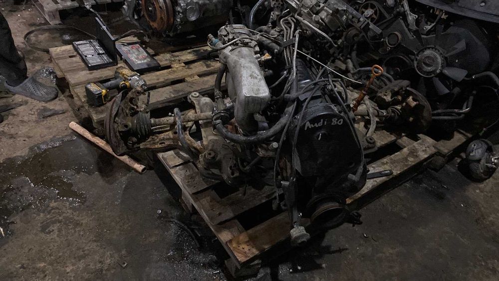 Двигатель Audi 80 B3 1.8 JN Двигун Ауді Б3 б4 бензин Мотор Кпп Разбор
