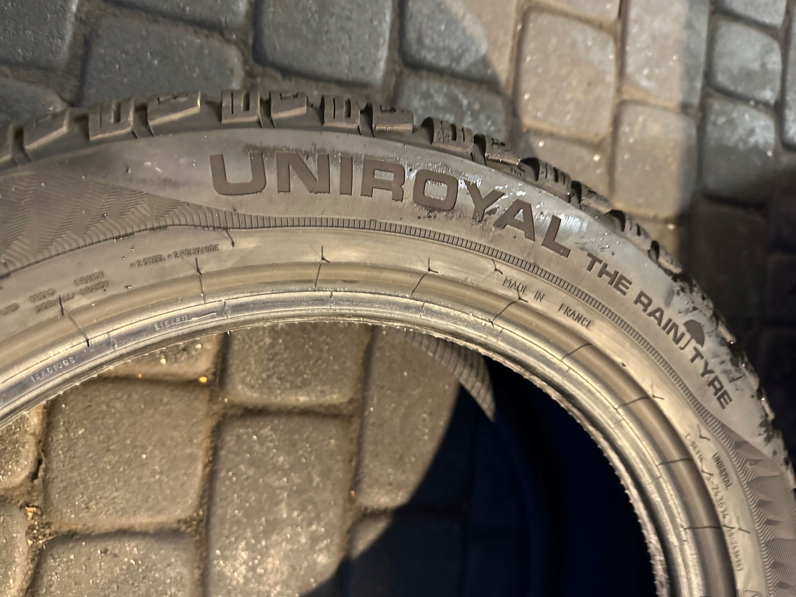 JAK NOWE Opony Uniroyal MS plus 77 - 245/45/18