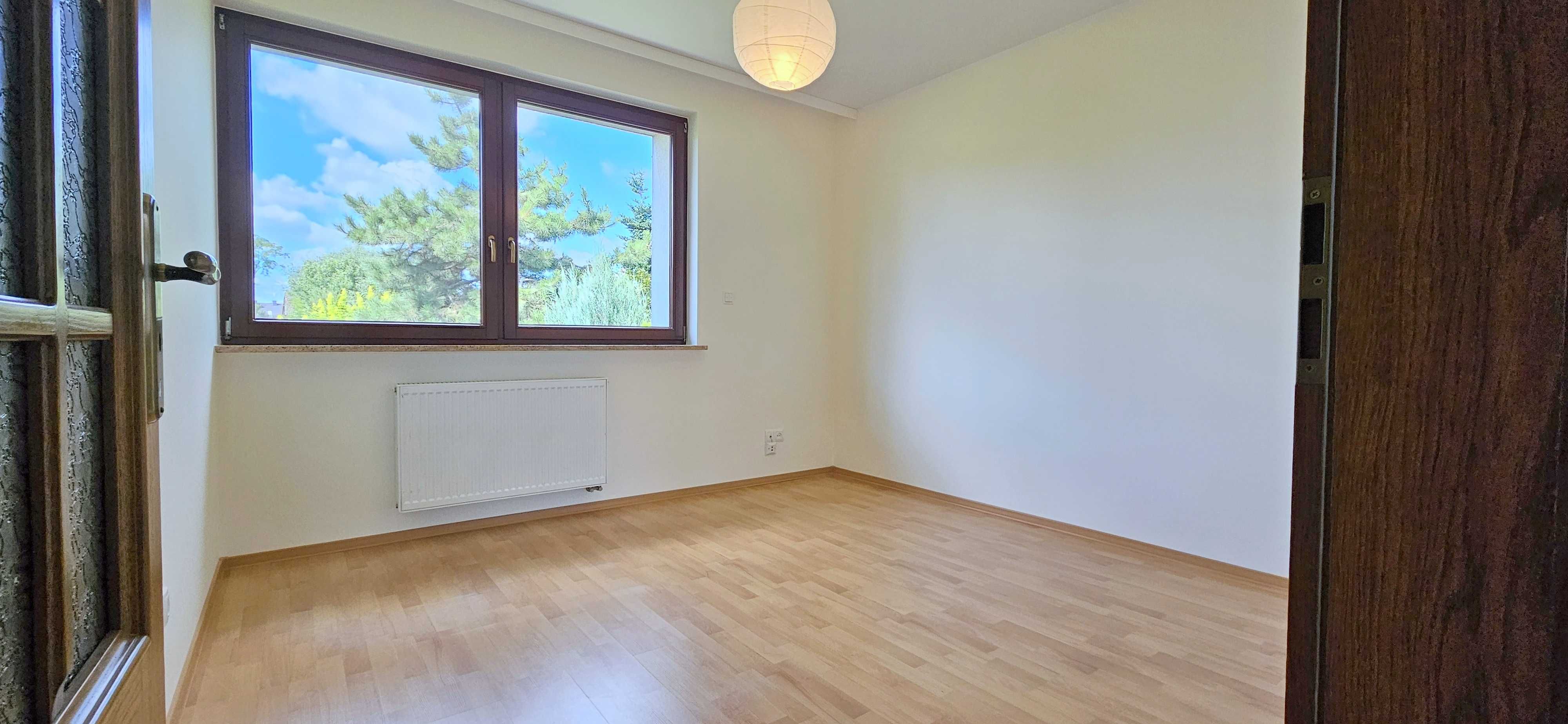 559N_Dom w zabudowie szeregowej os. Bażantowo