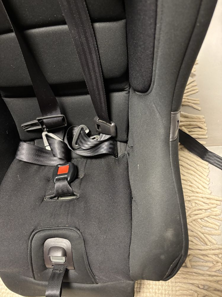Cadeira de Carro Nuna Criança com Isofix