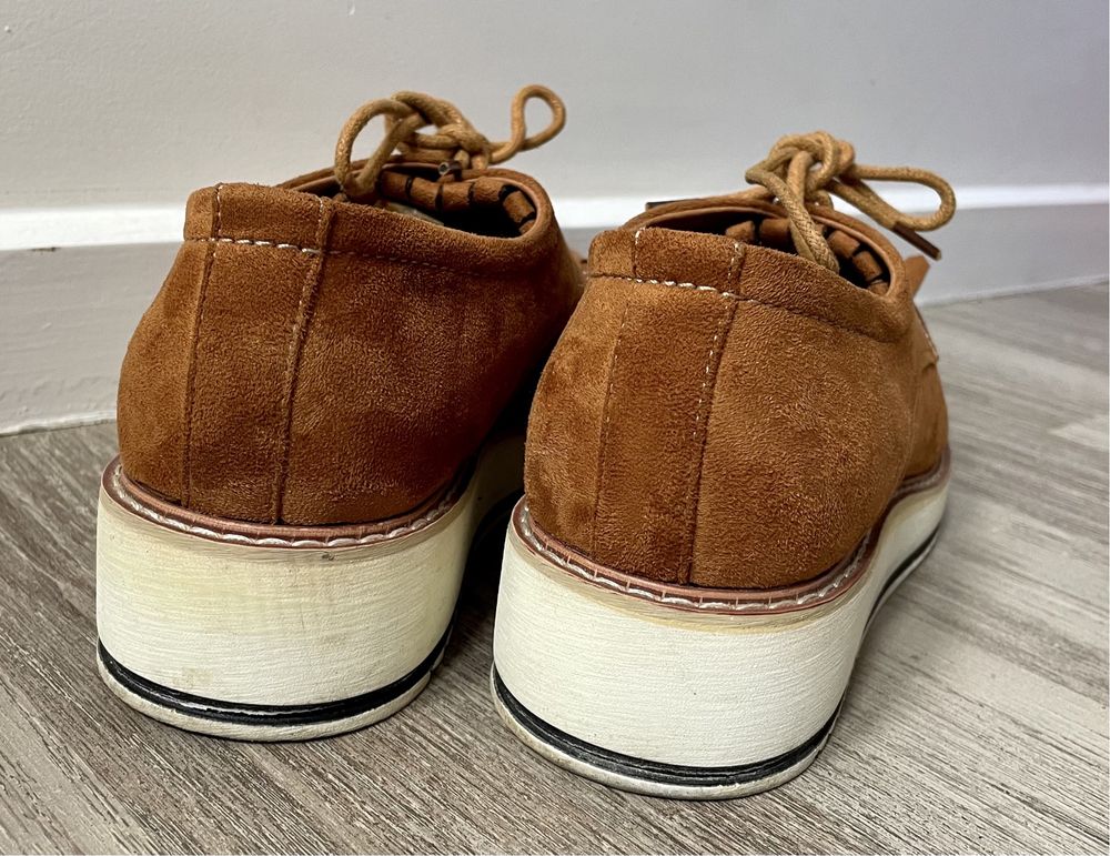 Sapatos rasos castanhos (Clowse, tamanho 40)