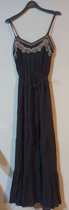Vestido preto alças