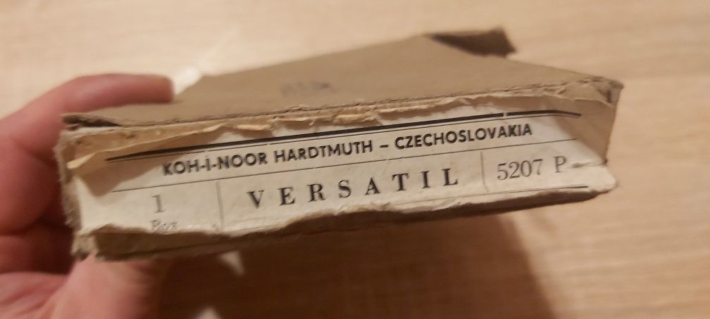 Kredki automatyczne KOH I NOOR z PRL -u kpl 6 szt Czechosłowacja ETUI