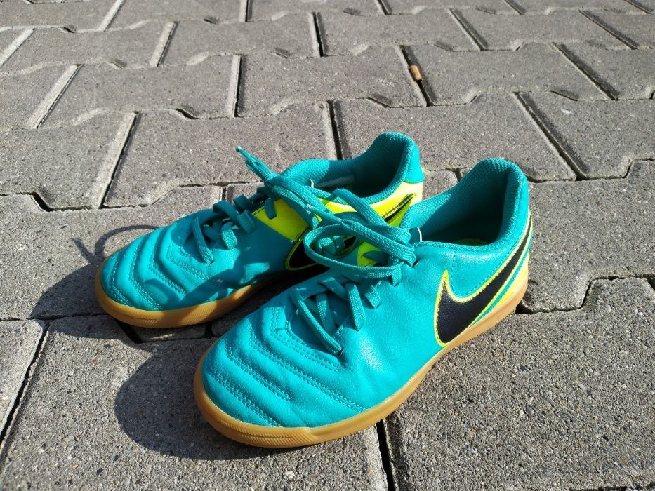 Nike Tiempo halówki rozmiar 32