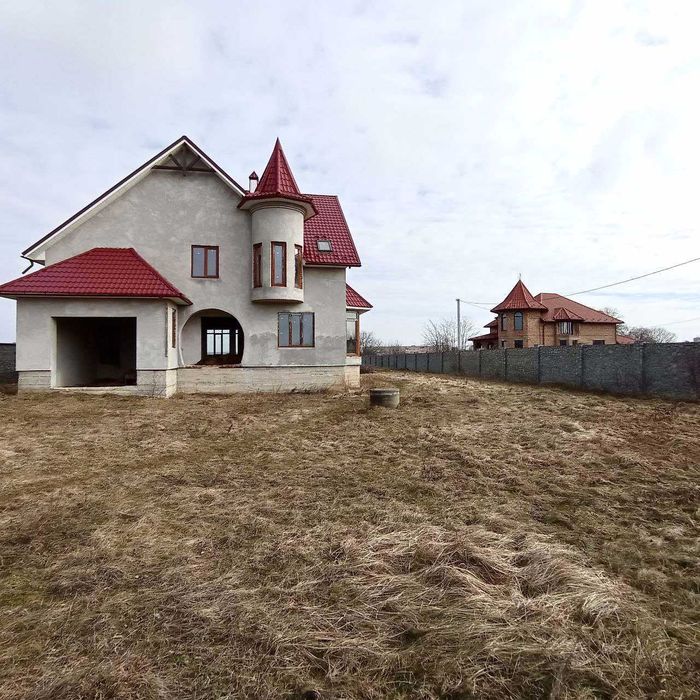 Продається 2-поверховий новозбудований будинок. Чортків