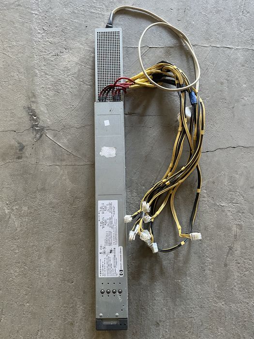 Серверний блок живлення