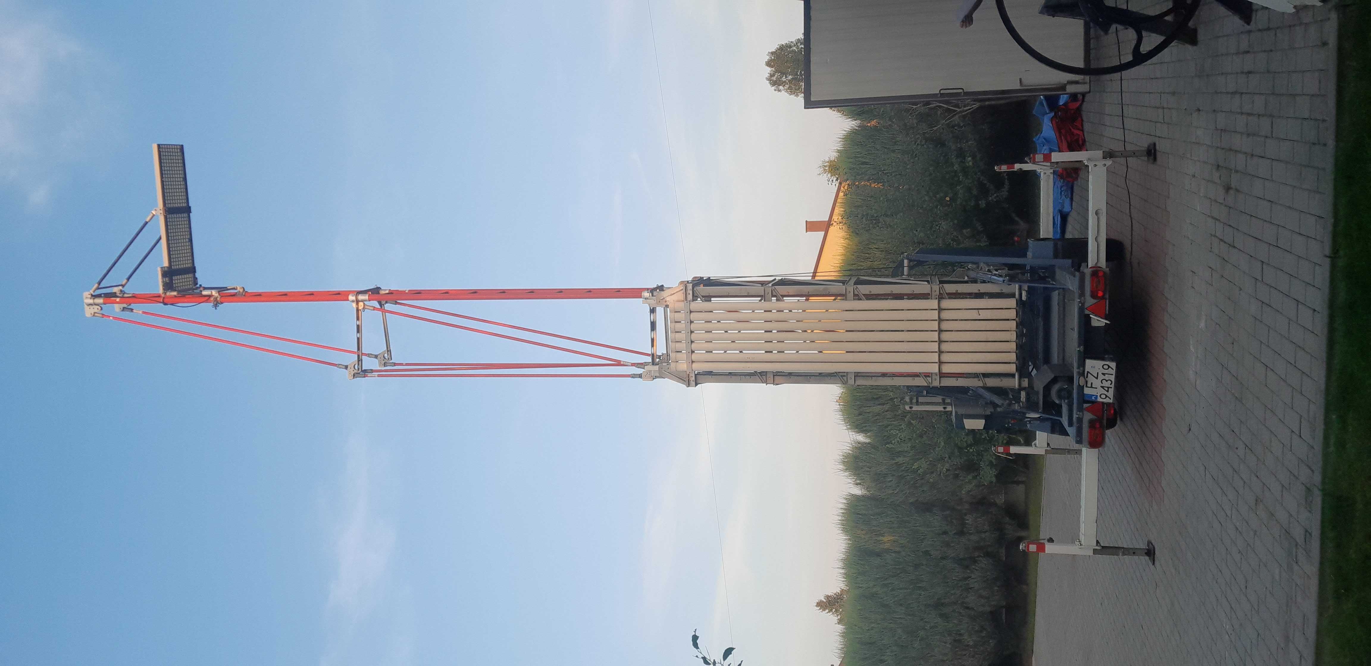 Izolowana  drabina na przyczepie ,rusztowanie,podest ,zwyżka 18 m.