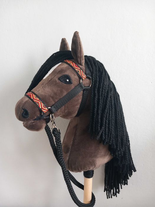 Hobby horse, konik na kiju, gniady, ciemnobrązowy A4