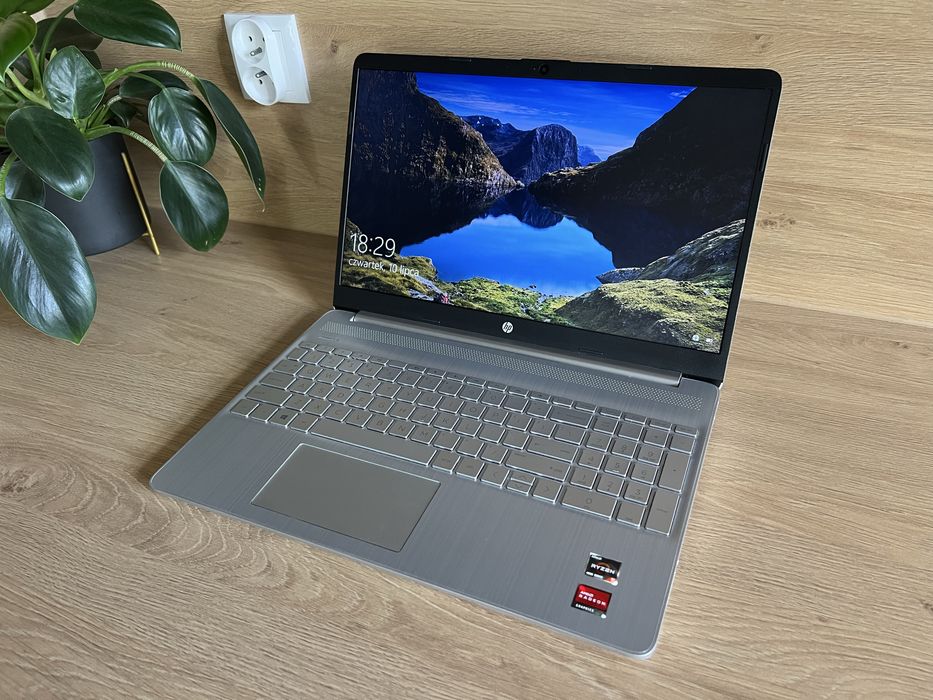 HP Laptop 15s-eq1016nw - dom, office, lekkie gry, dla dziecka.