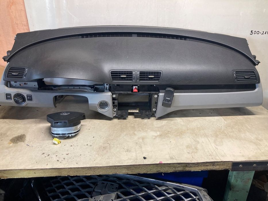 VW PASSAT B6 KONSOLA DESKA ROZDZIELCZA KOKPIT CZARNA DÓŁ SZARY