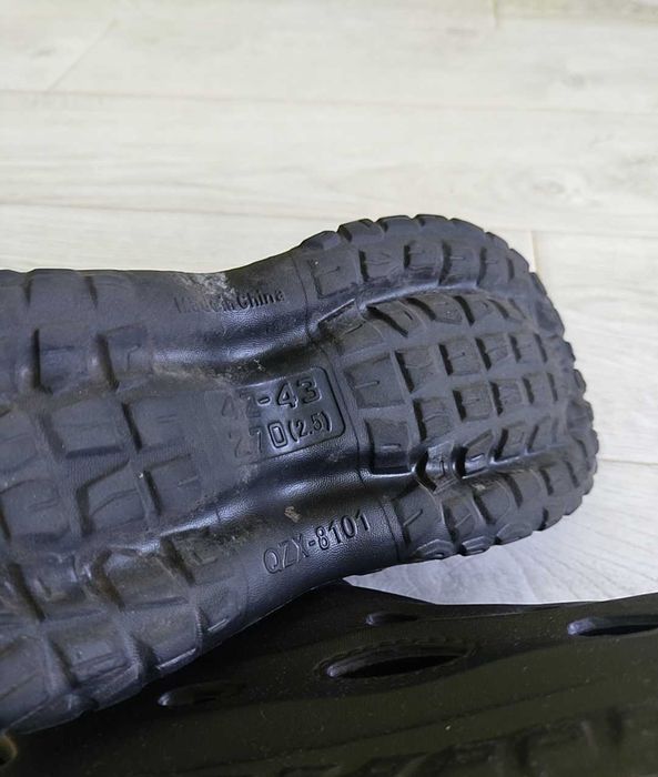 Літні шльопанці(як кросівки)