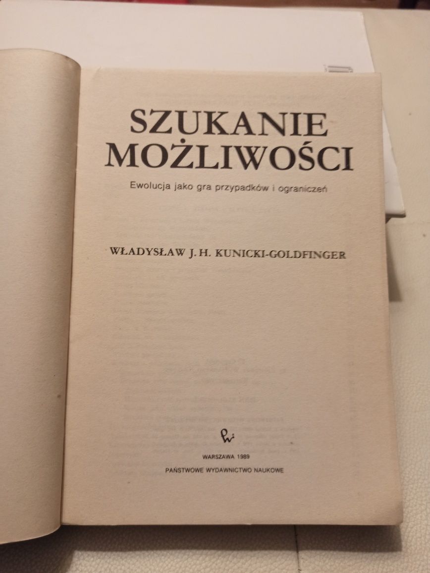 Kunicki-Goldfinger szukanie możliwości, ewolucja jako gra przypadków