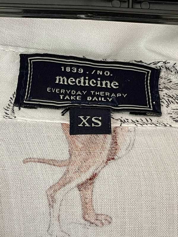 Biała koszula damska ze wzorem w pieski Medicine XS/S wiskoza