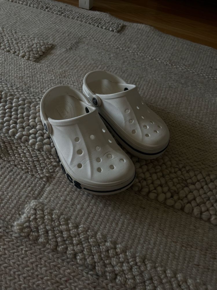 Klapki crocs biale