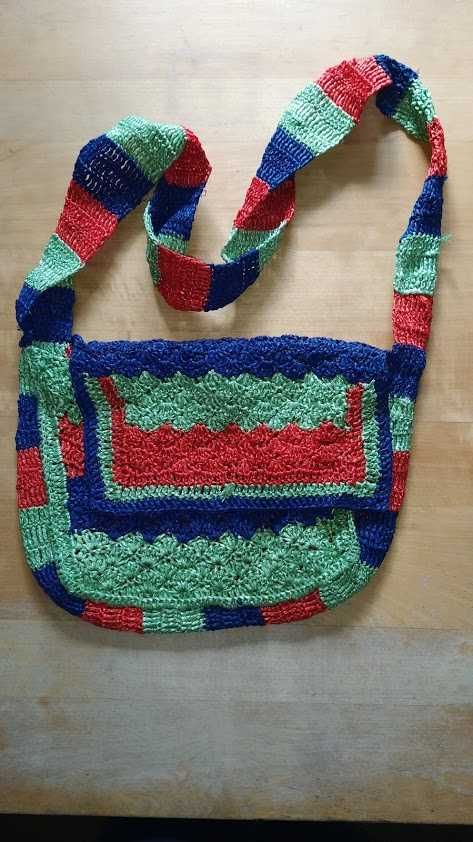 duża, kolorowa torebka 29cm x 8cm, wys. 27cm