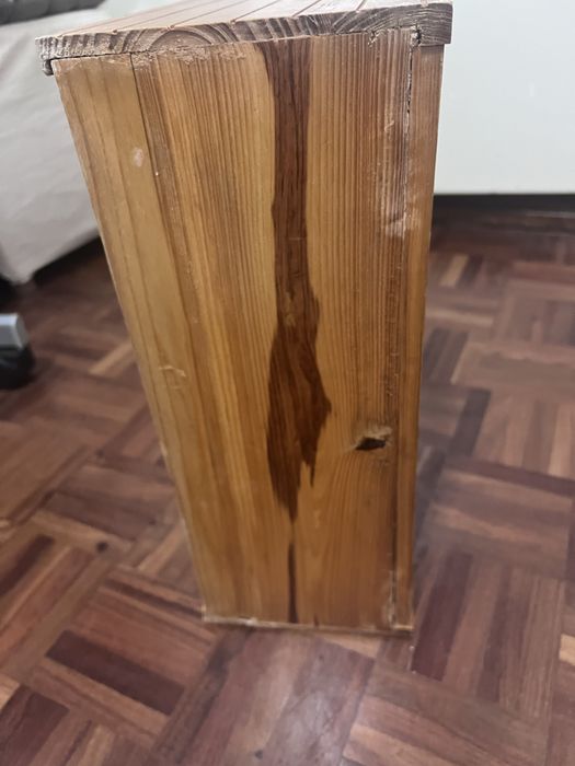 Caixa para pao em madeira