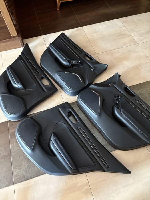 Renault Megane 4 GT boczki drzwi tunel Ambiente