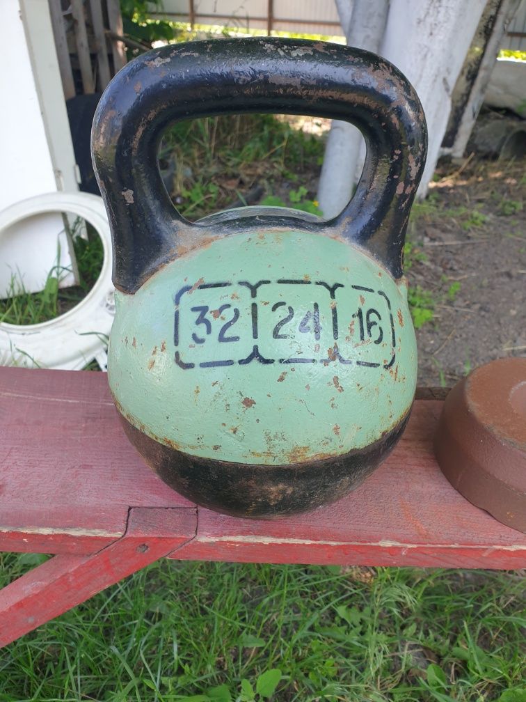 Продам гирю гантелю розбірну 16,24,32.кг.ціна 4000грн