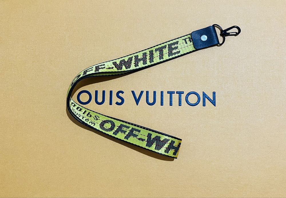 Off white smycz do kluczy