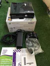 Konsola Xbox 360 Slim + Kinect + Pady + Gry
