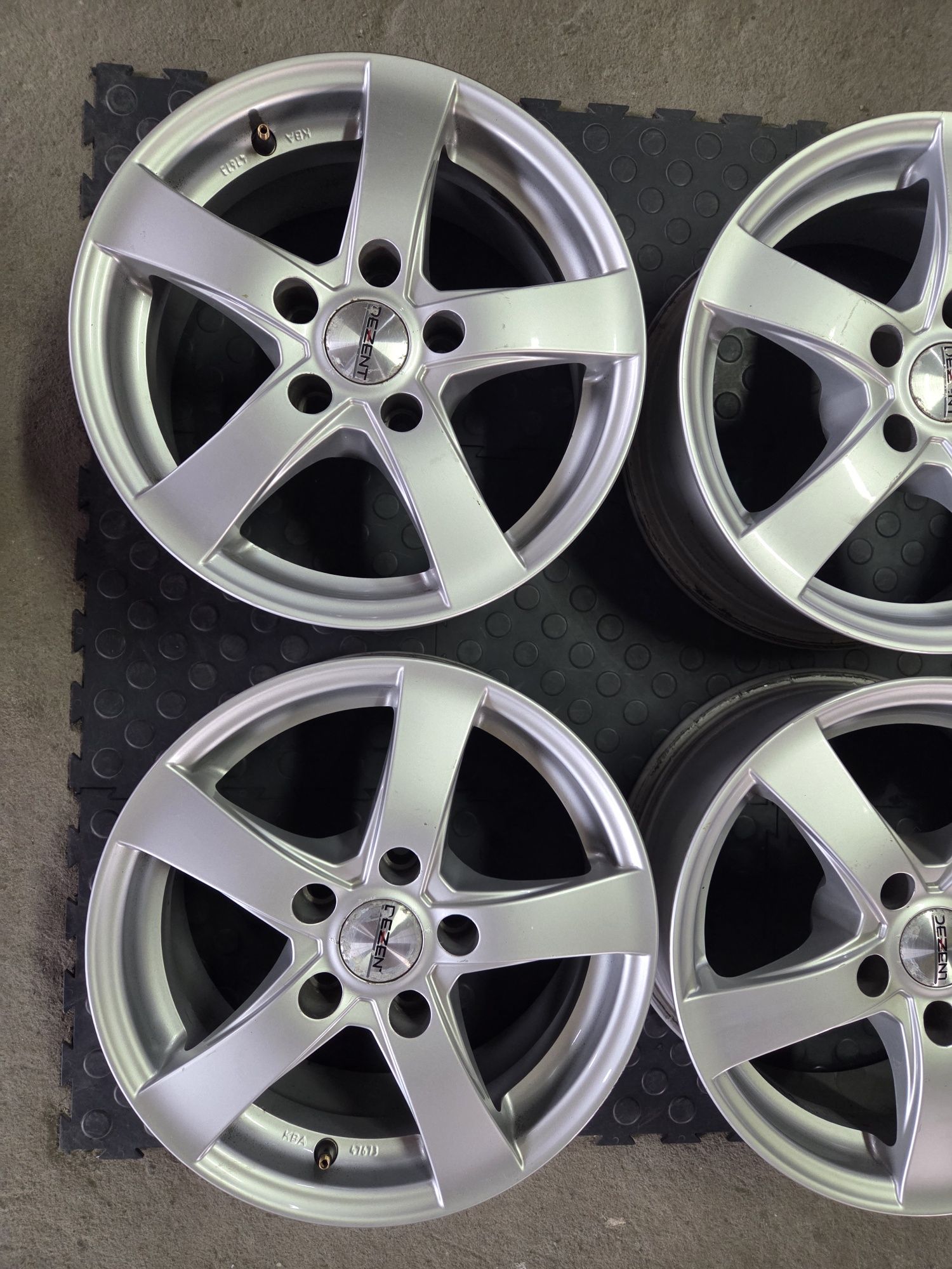 Felgi Aluminiowe 5x112 6,5Jx15 ET 38 Mercedes Audi Seat Skoda VW