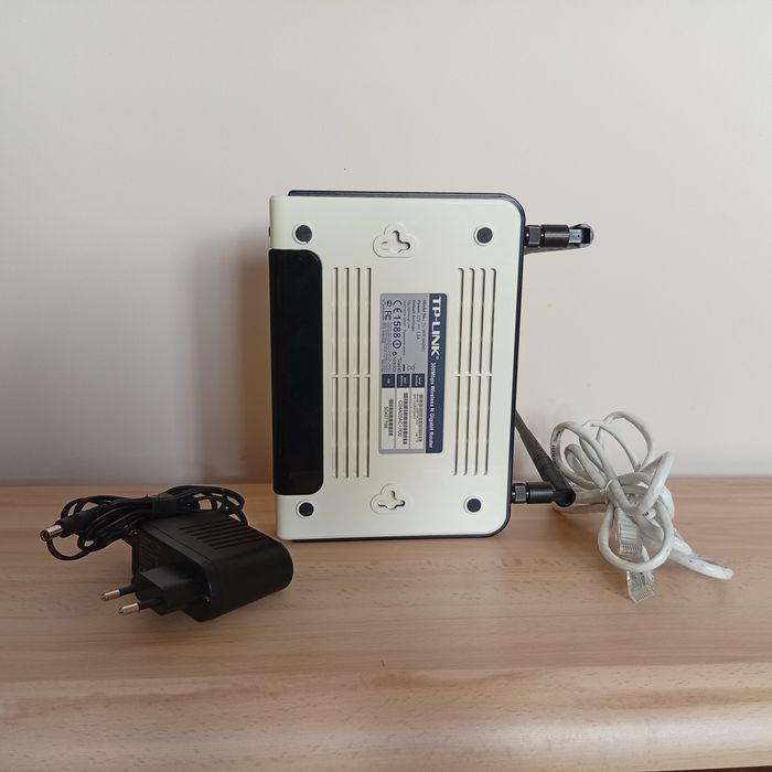 Router TP-Link TL-WR1042ND